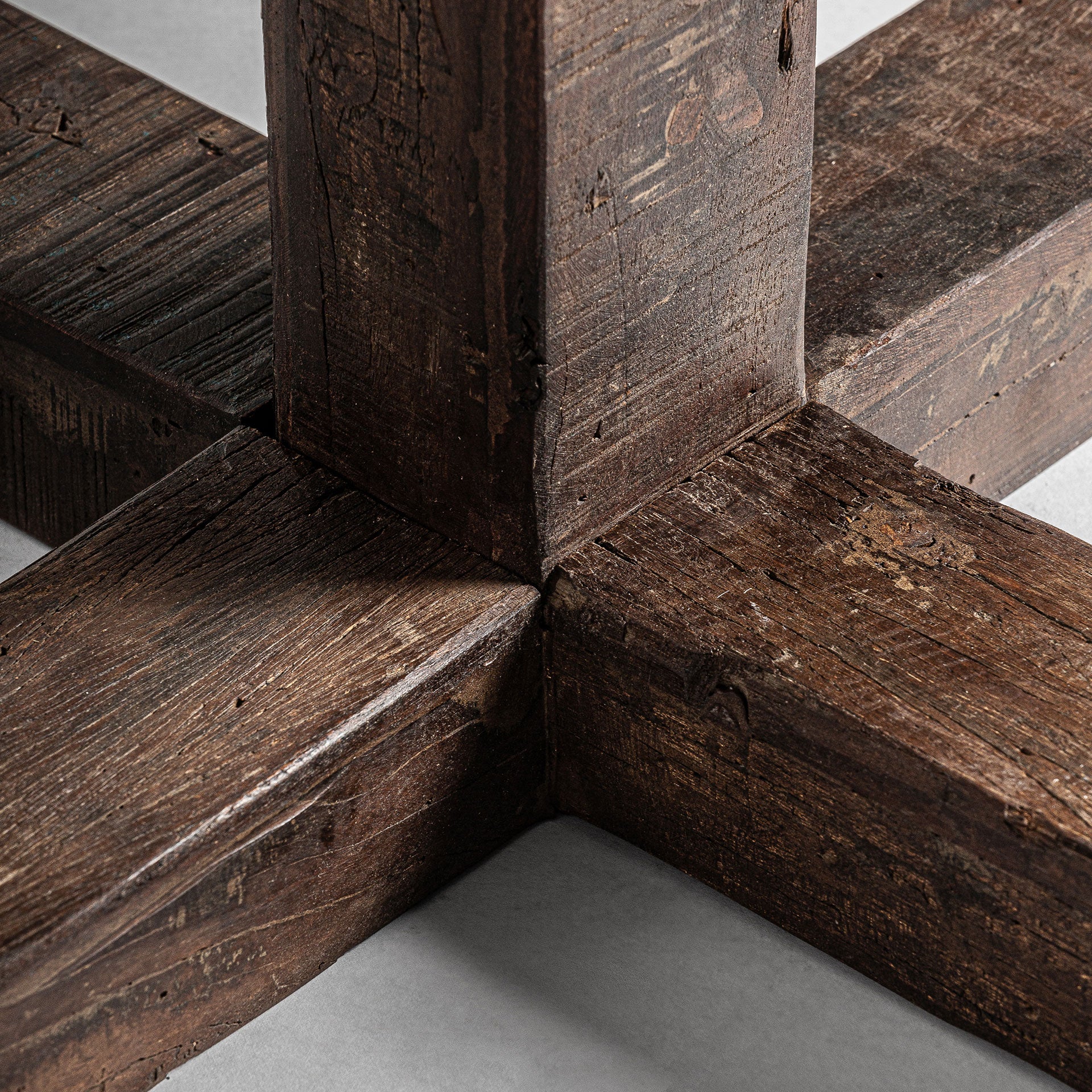 JHABA BAR TABLE